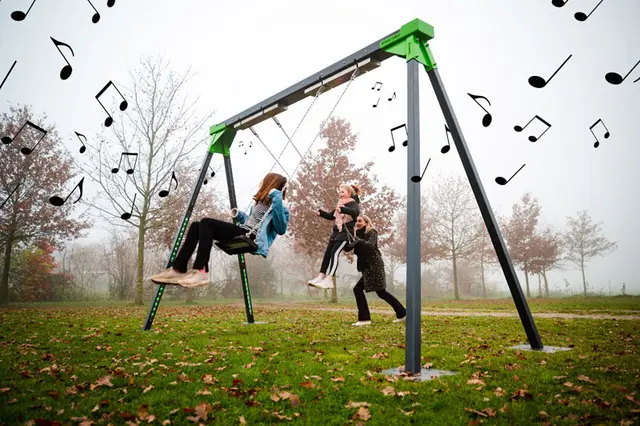 KineticSwing huske L453 x B185 x H266 cm 