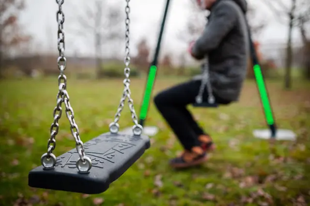 KineticSwing huske L453 x B185 x H266 cm 