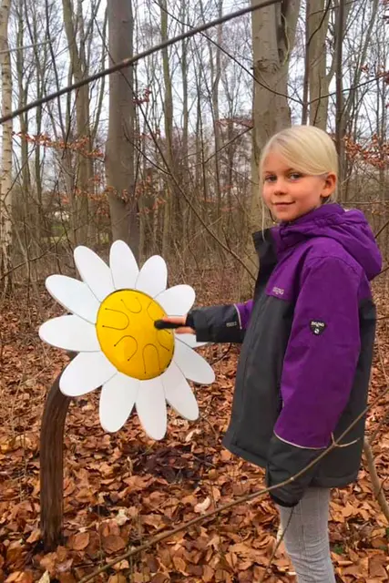 Daisy petal drum veggmontert B56 x D63 x H108 cm 