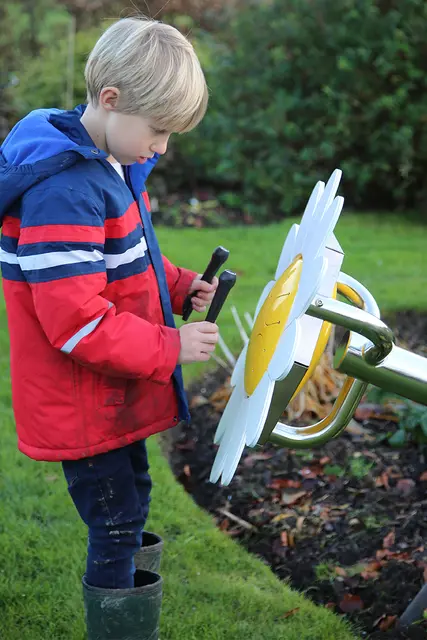 Daisy petal drum veggmontert B56 x D63 x H108 cm 