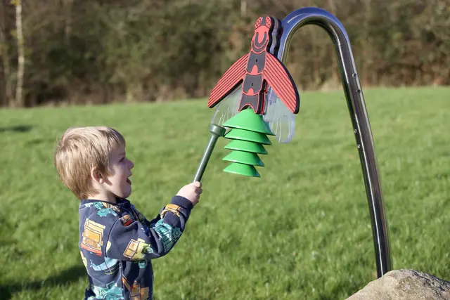 Firefly bell forankring i jord L45 x B52 x H148 cm 