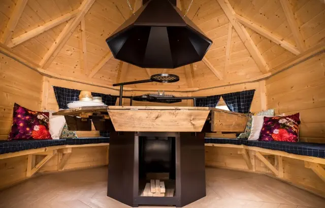 Grillhytte 6,9 lukket L291 x B291 x H333 cm 